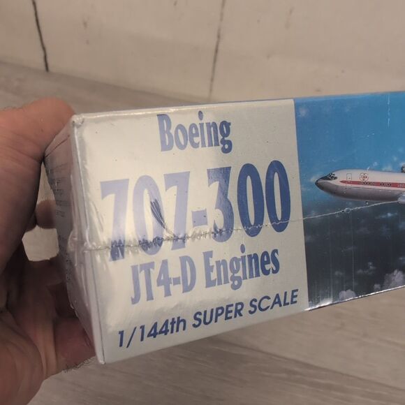 MINICRAFT BOEING 707-300 TWA JT4-D Model Airplane Kit #14454 1:144 New - Picture 5 of 7